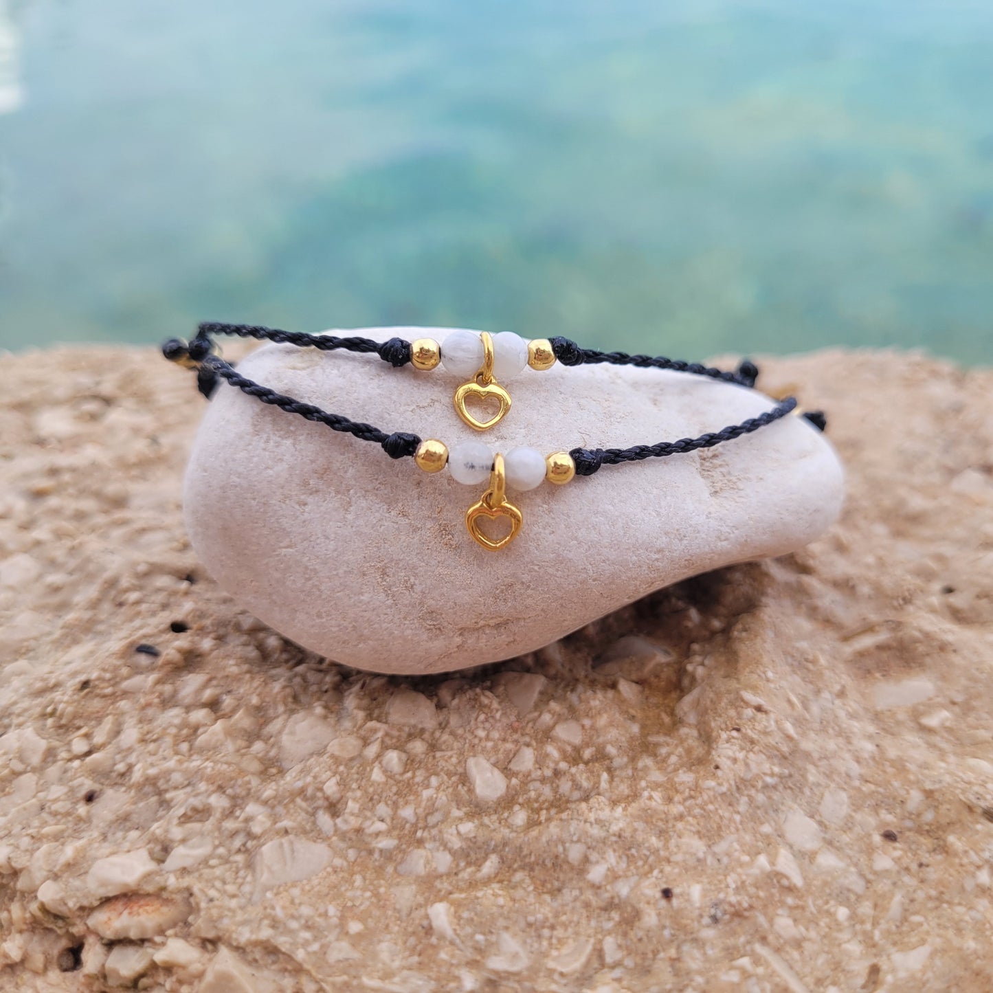 GESTALTE DEIN UNIKAT - 2er Set Freundschaftsarmband "lovely friends" mit Charm-Herzchen
