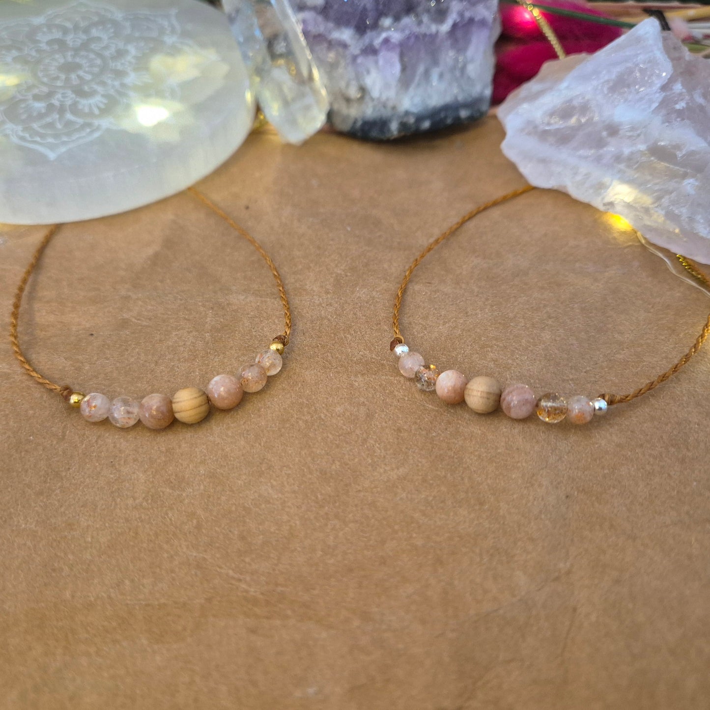 Body Diffuser Armband mit Sonnenstein & Zedernholzperle