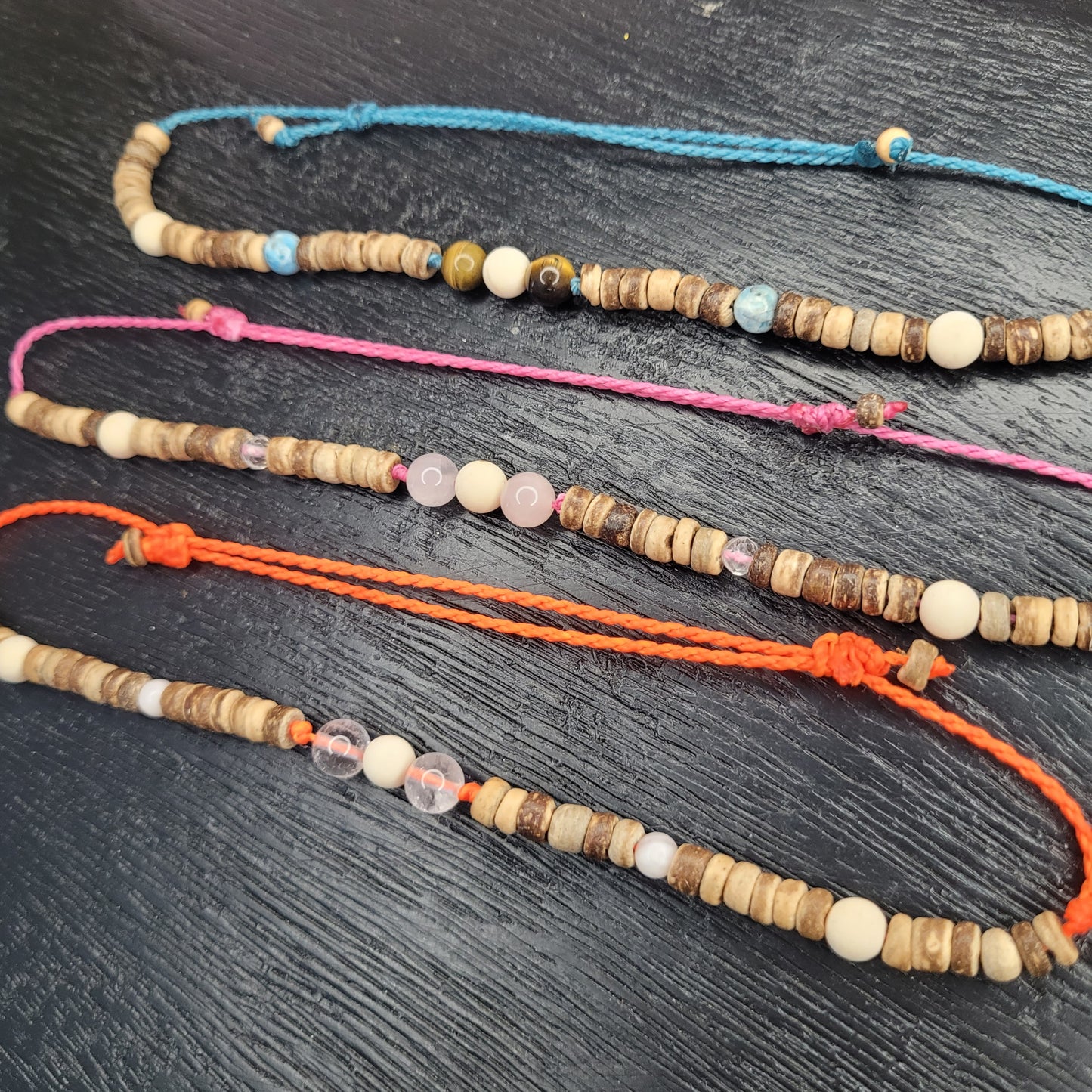GESTALTE DEIN UNIKAT -Body Diffuser Fußband oder Armband mit Kokos und Zedernholzperlen