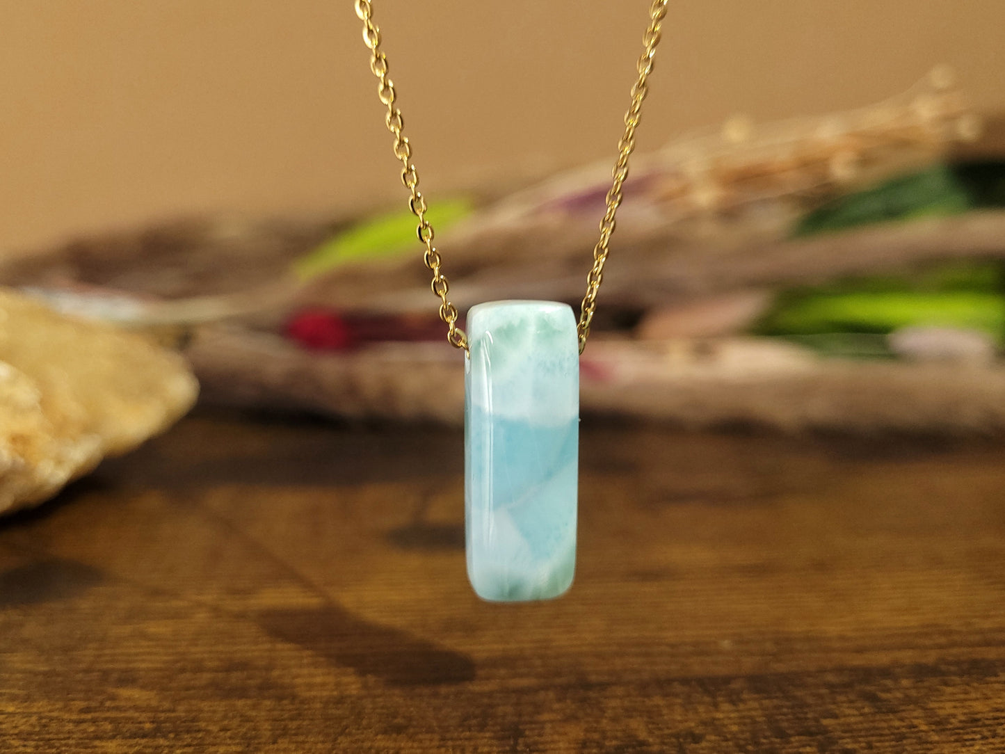 Magie des Meeres - Larimar an Ankerkette Gold