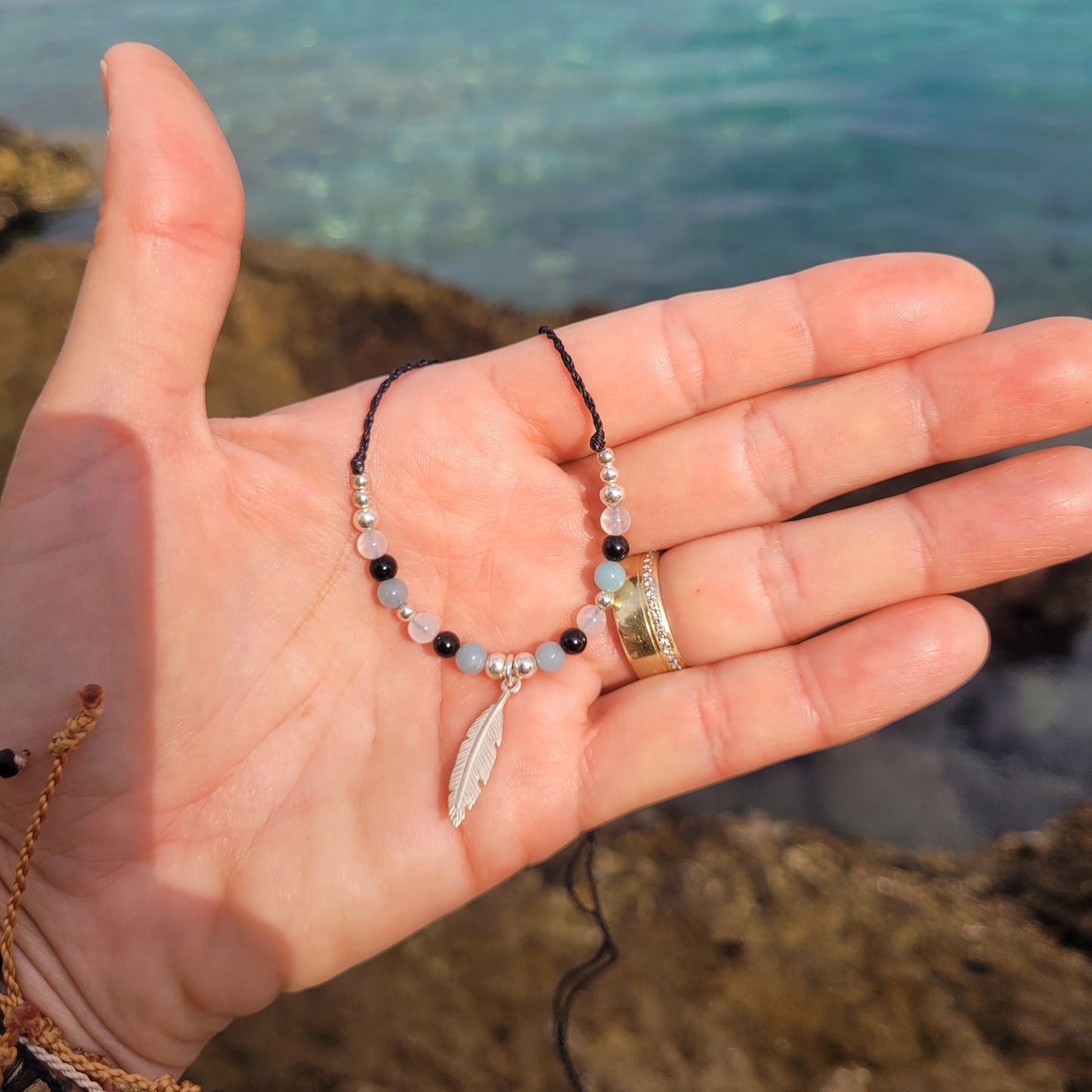 Exklusive Aquila Kette aus handgefertigten Edelsteinen für Harmonie und stilvolles Design – Schmuck von Meine Welt ist Rosa.