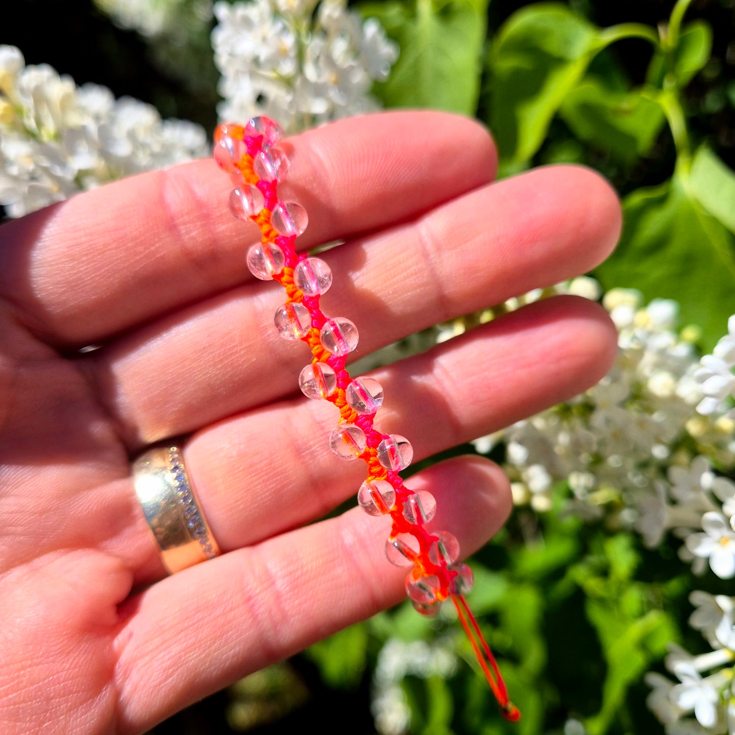 ICH BIN - Makramee Edelstein Armband mit Affirmation – Handgemachtes Heilstein Armband "I AM"für Schutz, Selbstliebe & Balance