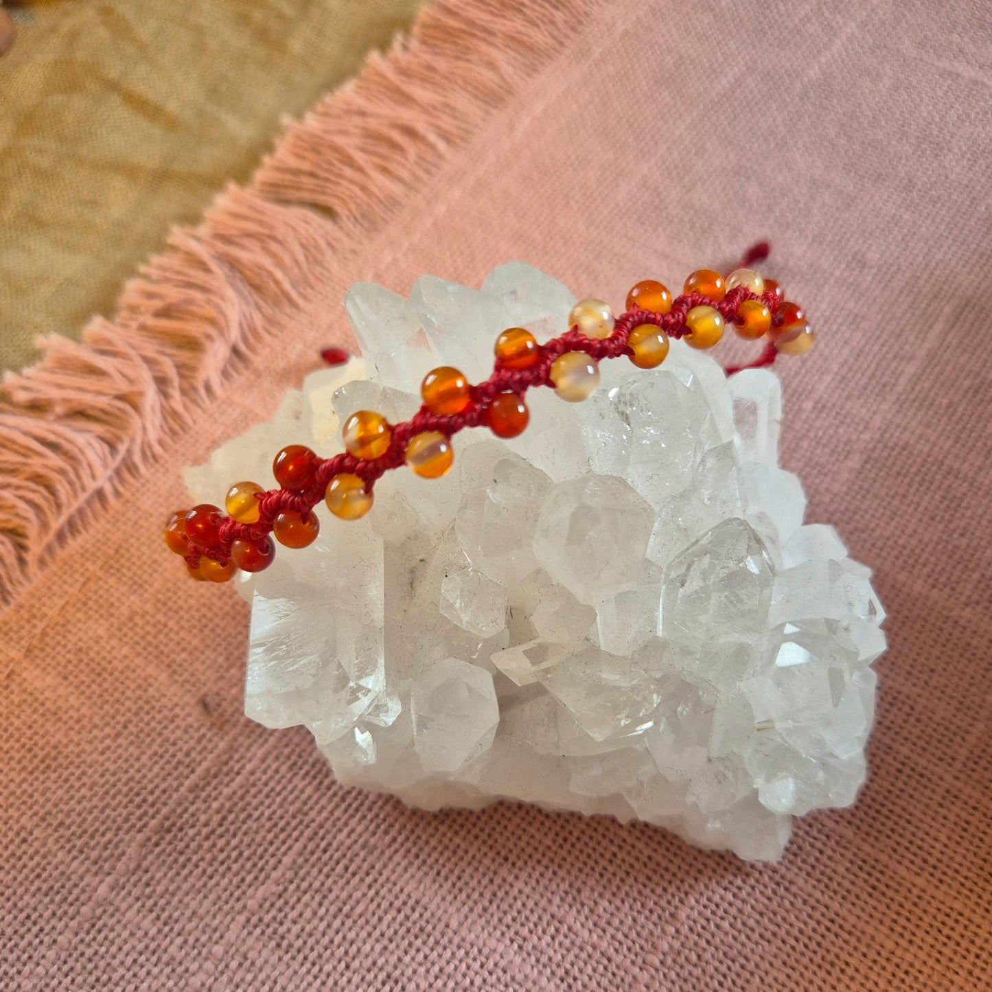 ICH BIN - Makramee Edelstein Armband mit Affirmation – Handgemachtes Heilstein Armband "I AM"für Schutz, Selbstliebe & Balance