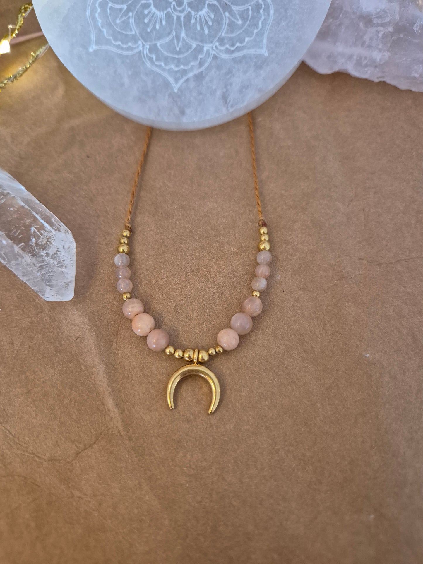 LUNARA Mondsteinkette – Schmuck mit Mondenergie und Intuition Gold|Caramel