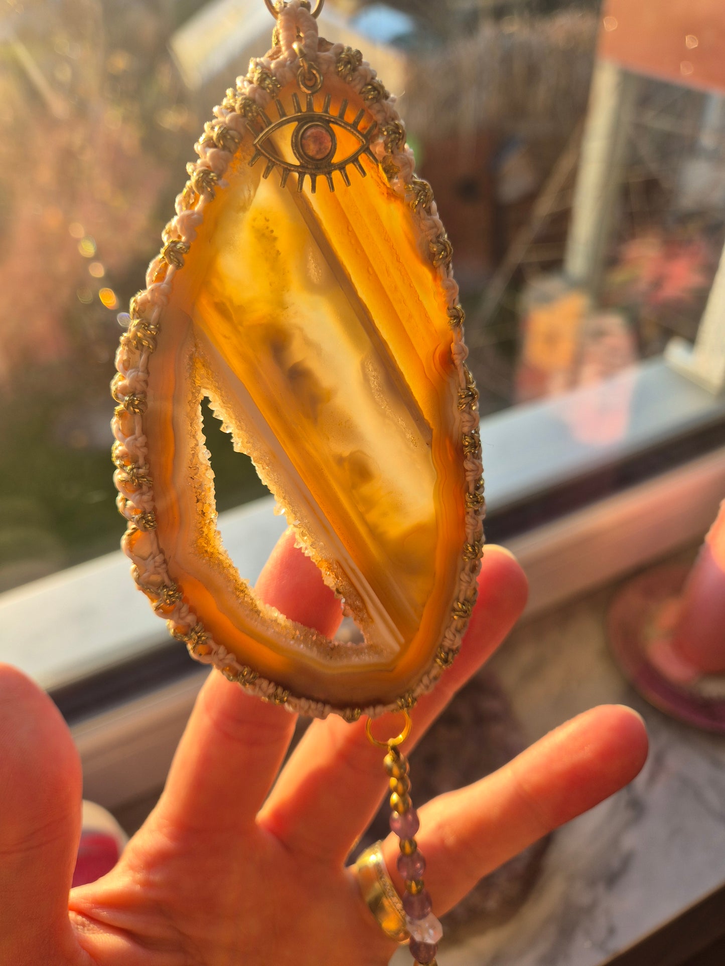 LUMARIA  Einzigartiger Sonnenfänger mit Achatscheibe & Amethyst