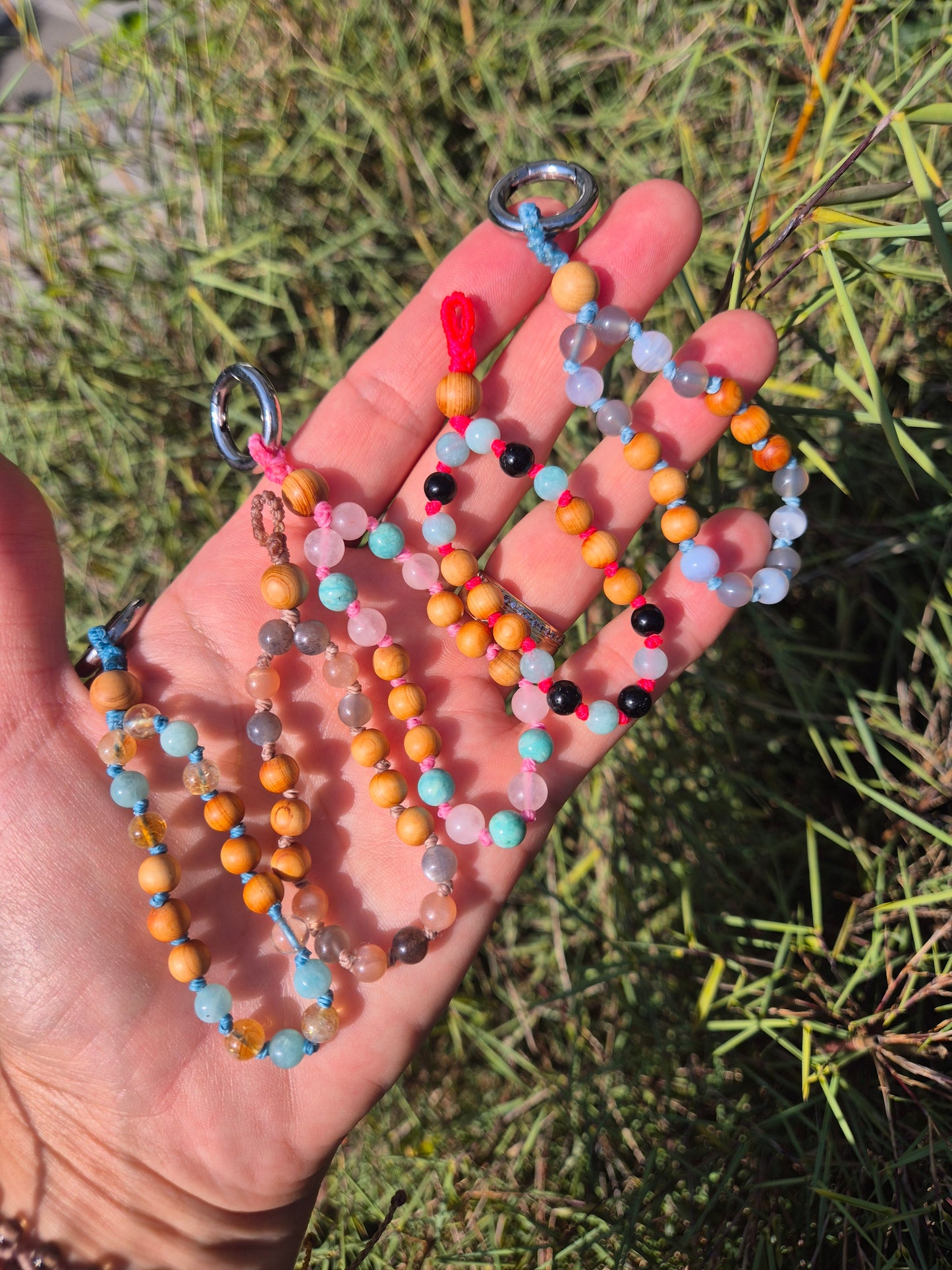 Micro-Mala – dein Mini-Ritual für Achtsamkeit mit Edelstein/Zedernholz MIX&MATCH !!!GRATIS CHARM SOLANGE DER VORRAT REICHT!!!